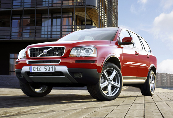 What is the WHIPS system on the Volvo XC90?