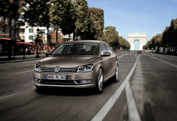 How does the Driver's weariness recognition system (CM) work on VW Passat B7?