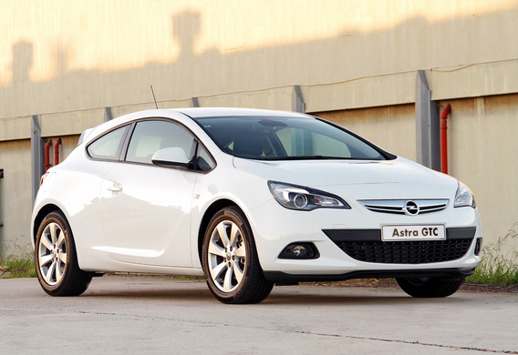 How do you heat the windshield in the Opel Astra J GTC area?