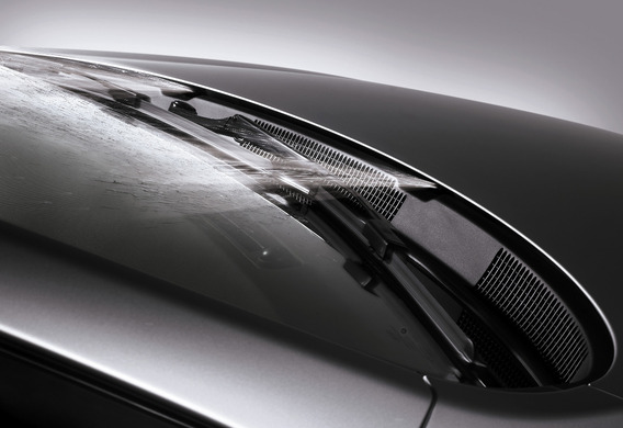 Installation of windscreen windshield at Mitsubishi Lancer X