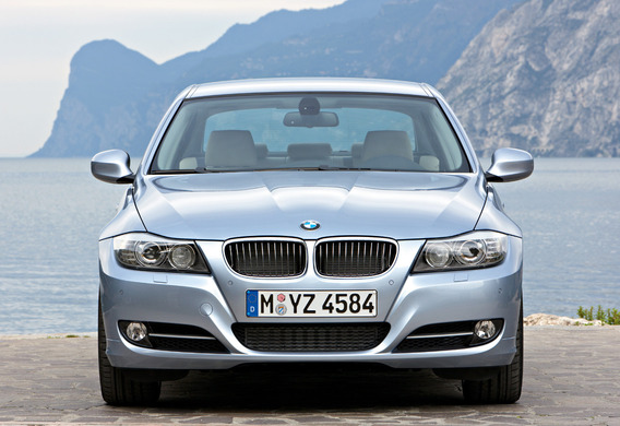 Jak sprawdzić za pomocą BMW serii 3 E90 adaptacyjne reflektory lub konwencjonalne