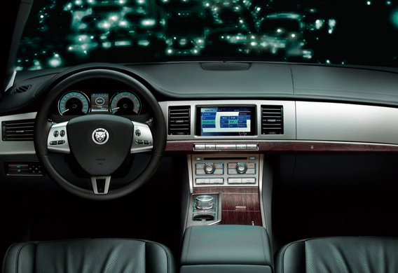 Przednie światła pasażera na Jaguar XF światło spontanicznie