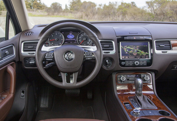 Aufbau der Navigationssystemanzeige auf dem Volkswagen Touareg II (NF)