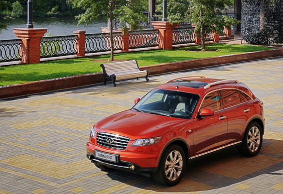 9. Infiniti FX (1gen) ma krótki obwód podczas wymiany części w Infiniti FX