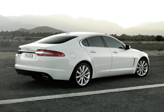 Are the old back lamps of the Jaguar XF rear-end Jaguar?