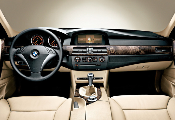 أثناء فصل الشتاء ، يتم عادة عرض مؤشرات الخطأ على واجهة التعامل BMW 5 E60