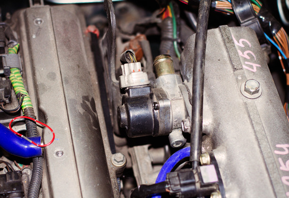 Removal and installation of the idle at Mazda 3 (I)