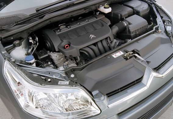 Replacing the engine oil with the Citroen C4