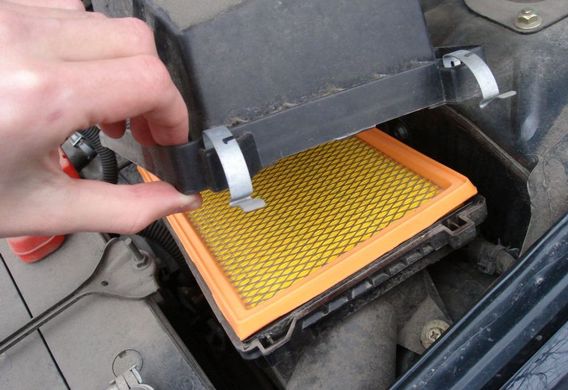 Air filter replacement. How to replace the air filter with your own hands