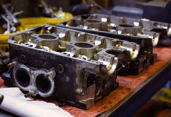 Replacement of the front cover of the cylinder head on the Mercedes-Benz S-class (W221)