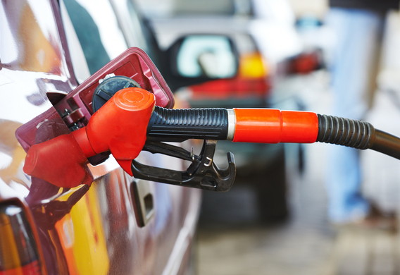 الآثار المترتبة على استخدام الوقود الذي يتسم بالكفاءة في استخدام الوقود