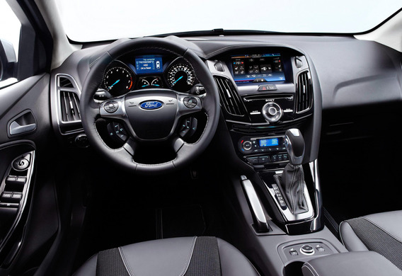 Which steering amplifier is installed on the Ford Focus 3?