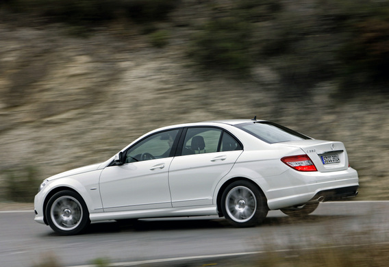 Difference between Mercedes-Benz C-Klasse (W204) Ability Control and Advanced Age
