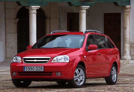 What are the deviations of the wheel drive parameters allowed for Chevrolet Lactti?