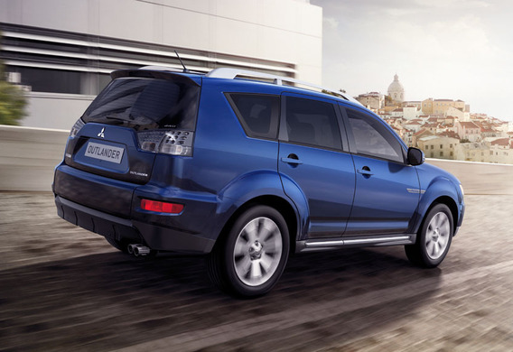 Sonidos extraños en la puerta del Mitsubishi Outlander XL