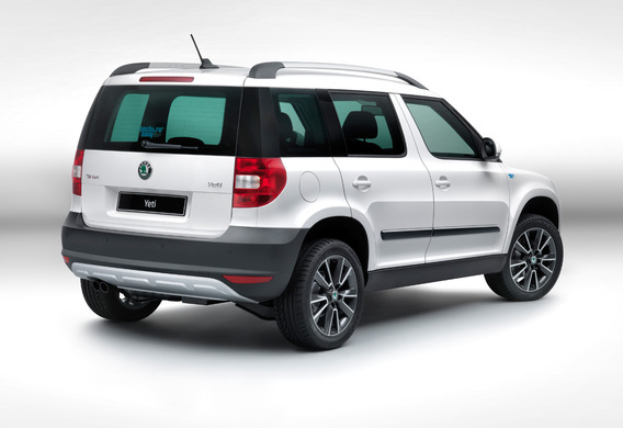 passing right mirror on the Skoda Yeti rearward