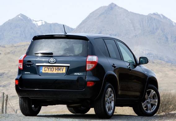 Démantelage du pare-chocs arrière Toyota RAV4 III