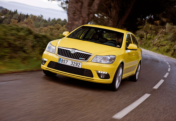 Skoda Octavia's right yard is unstable