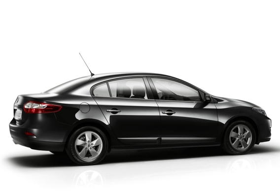 Lock the trunk lock at Renault Fluence.