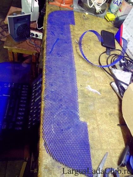 Installation of safety nets with Largus radiator without lifting the bumper