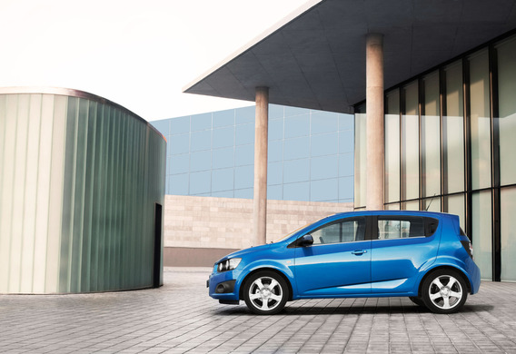 Small, warmed points at Chevrolet Aveo 2 doors