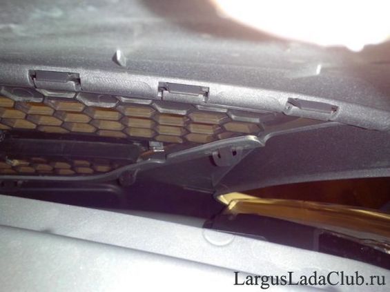 Installation of safety nets with Largus radiator without lifting the bumper