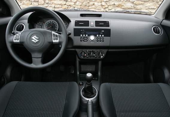 Replacement of acoustic system on Suzuki Swift II