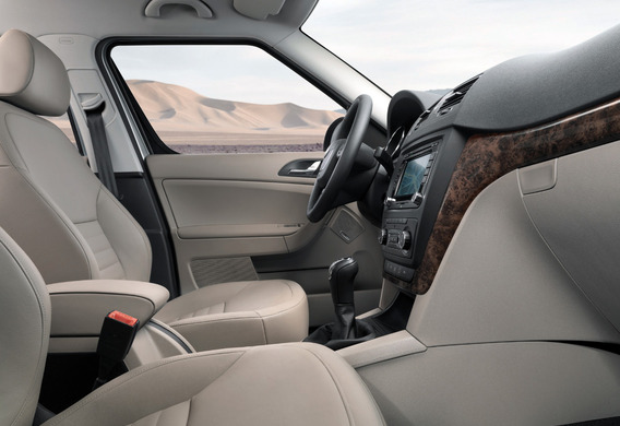Kasten unter dem Sitz auf Skoda Yeti