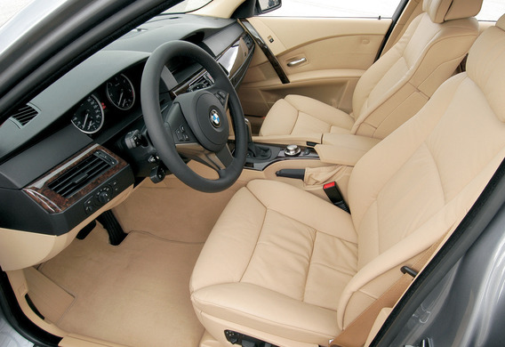 Where in BMW 5 E60 is an acoustics (columns and sabuphere)