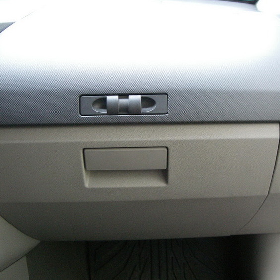 Sostituzione di un filtro salone con la Dodge Caliber