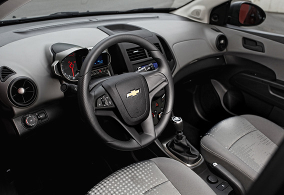 Comment réparer un tapis en caoutchouc sur Chevrolet Aveo 2?