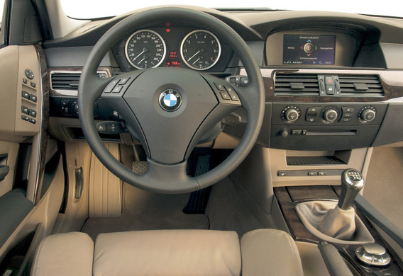 At BMW 5 E60, the radio operates only 30 minutes, after which it shuts down
