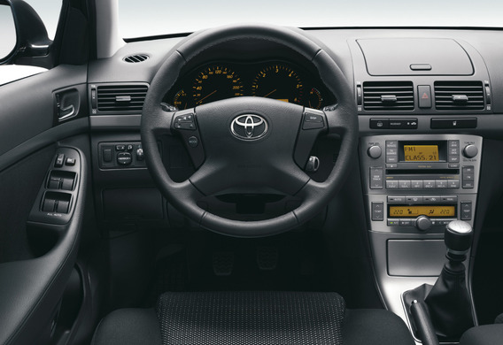 Rinnovo del meccanismo centrale cap cap su Toyota Avensis 2