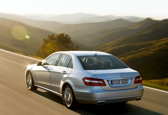 È possibile nella Mercedes E-Class (W212) collegare la fotocamera della vista posteriore ad Audio 20 senza essere sostituita da Come