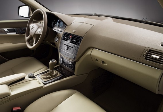 Unterschiede zwischen Mercedes-Benz C-Klasse (W204) Classic, Elegance und Avangarde