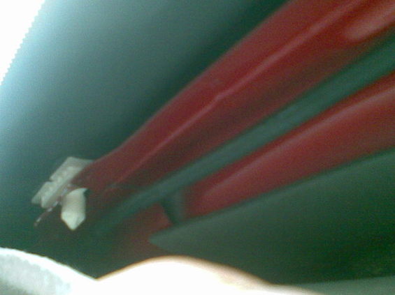 Stoke in der Hutablage in Mazda 6 I