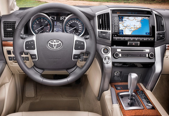Sostituzione del filtro dell'aria condizionata sulla Toyota Land Cruiser 200