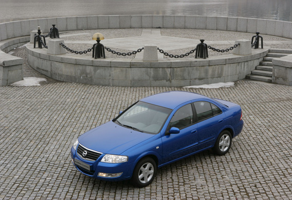 Dismantling of the rear shelf and seat at Nissan Almera Classic