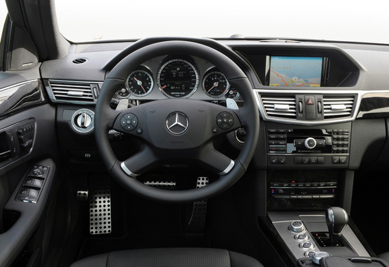 Wie man den Mercedes E-Klasse (W212) DVD-Player macht