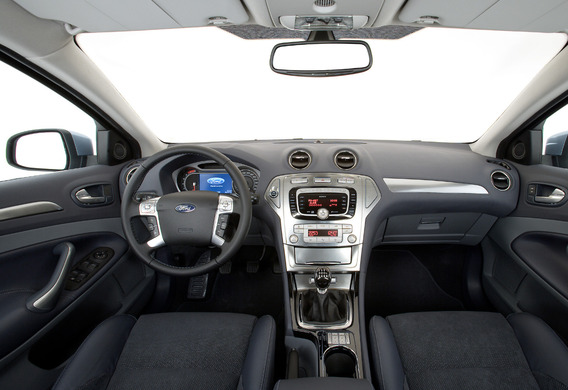 Cleaning the Ford Mondeo 4 air conditioner