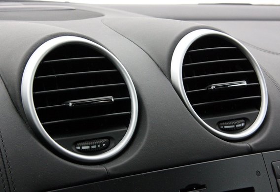 لماذا مكيف الهواء في السيارة لا يعمل أو لا تهب باردة