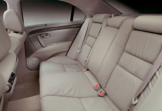 How to dismantle the Hyundai Accent rear seat cushion