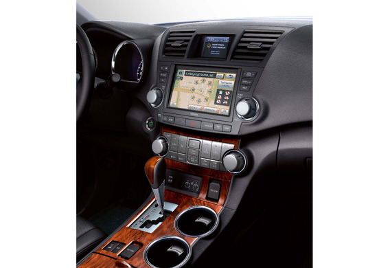 Is it possible to develop the multimedia system of Toyota Highlander II
