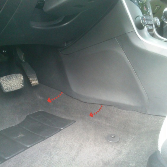 Riparazione di una stufa su Chevrolet Cruz.