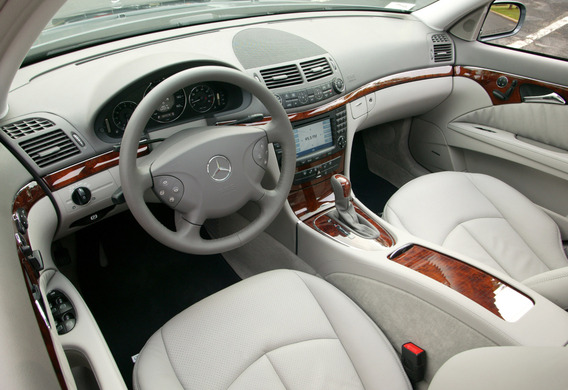 Per ottenere il disco bloccato dal CD Mercedes E-Class (W211)