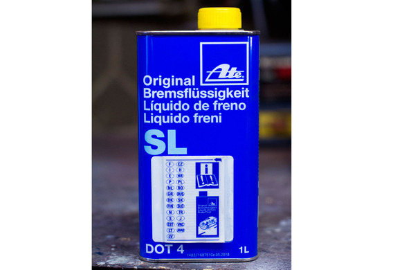 What brake fluid is recommended for VW Jetta VI