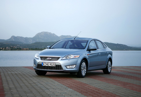 What is the recommended antifreeze in the Ford Mondeo 4?