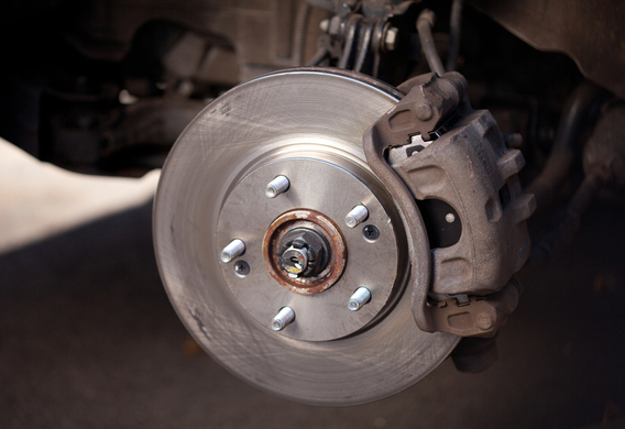 Replacement of front brake discs on Skoda Yeti