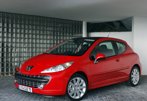 The robot-robot switches to neutral, Peugeot 207 rolls back