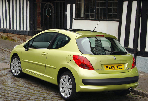 There is a metal knock at the 2-Tronic Peugeot 207